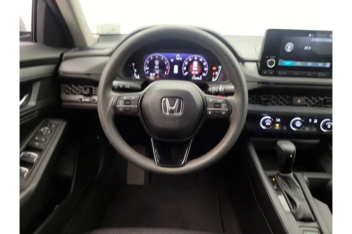 $25998 : Honda Accord 2023 LX 4dr Sed image 10