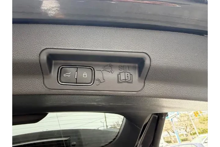 $30900 : Ford Explorer 2023 AWD XLT 4 image 6