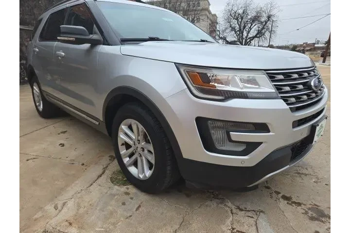 $12750 : Ford Explorer 2016 XLT 4dr S image 3