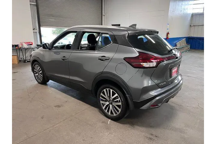 $17905 : Nissan Kicks 2023 SV 4dr Cro image 5