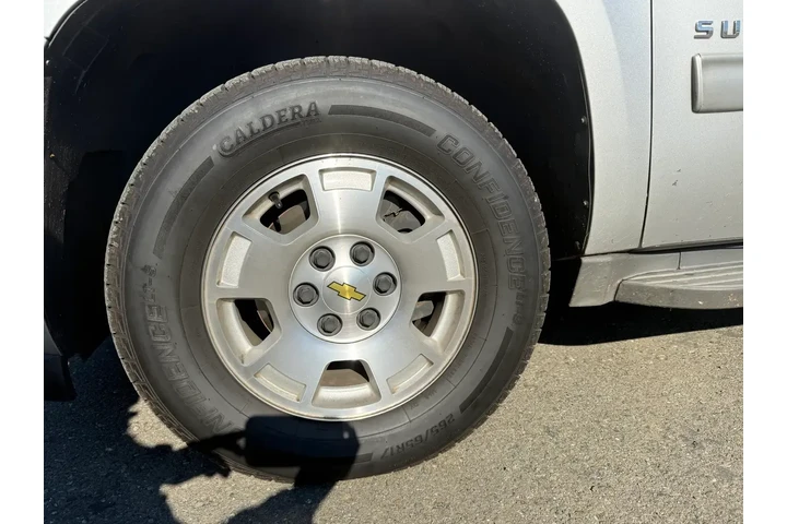 $12500 : Chevrolet Suburban 2014 4x2 image 9