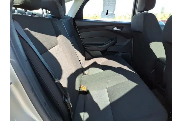 $11900 : Ford Focus 2018 SE 4dr Sedan image 6