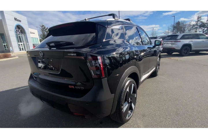 $25860 : Nissan Kicks 2025 AWD SR 4dr image 2