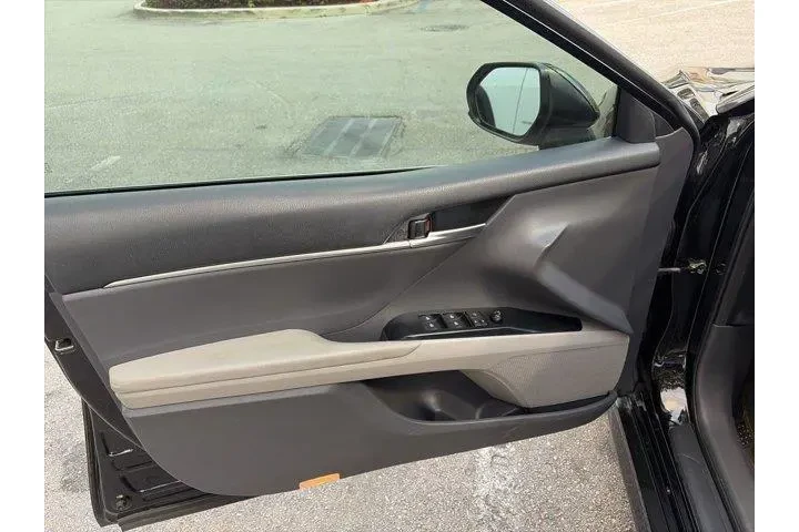 $17995 : Toyota Camry 2019 LE 4dr Sed image 7