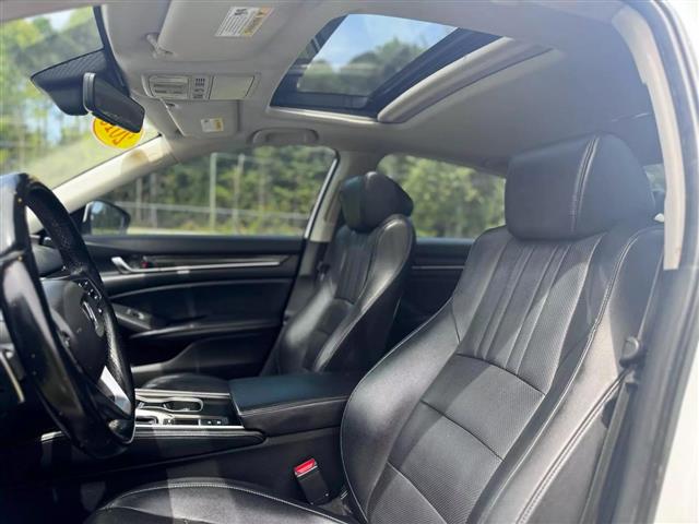 $18900 : 2018 HONDA ACCORD image 9