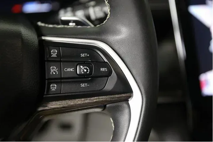 $27495 : Jeep Grand Cherokee 2023 4x4 image 6