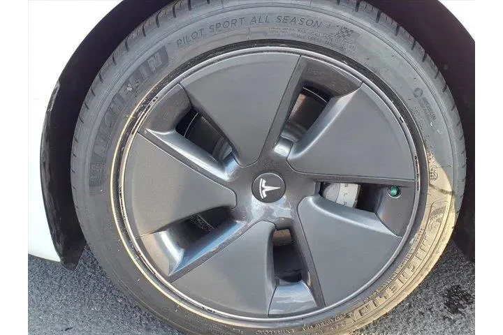 $20900 : Tesla Model 3 2022 AWD Long image 8