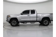 $34998 : Toyota Tacoma 2021 4x4 TRD S thumbnail