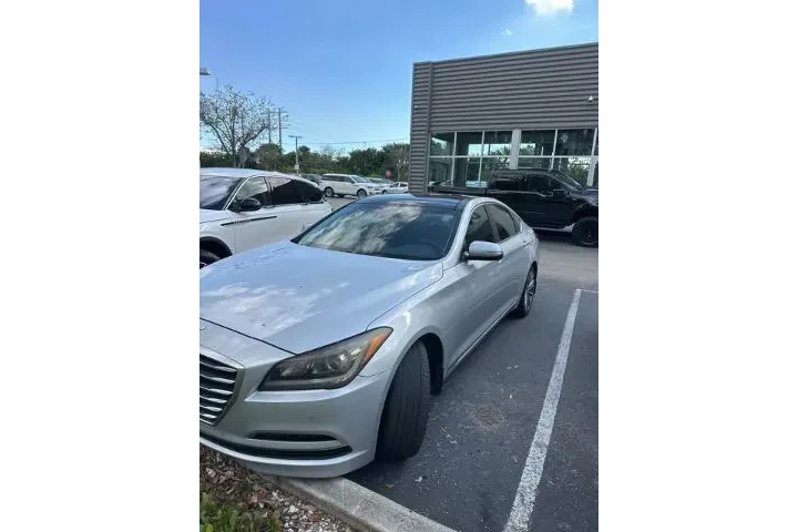 $7990 : Hyundai Genesis 2015 3.8L 4d image 2