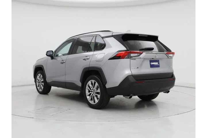 $21998 : Toyota RAV4 2021 XLE Premium image 2