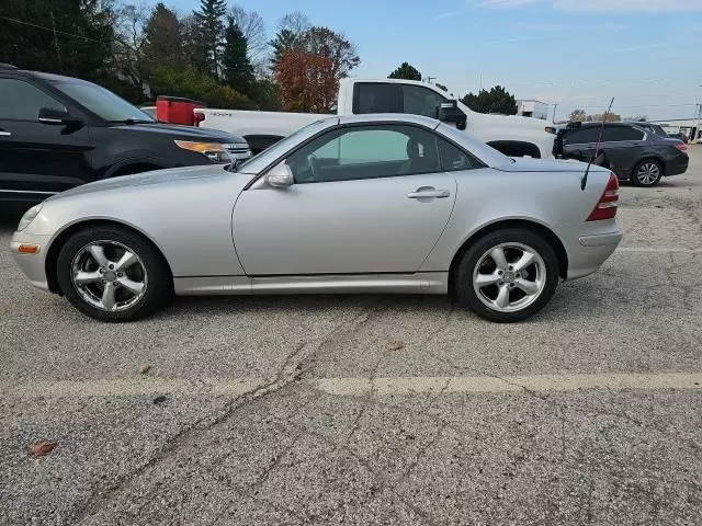 $9990 : Pre-Owned 2002 SLK 320 Base image 3