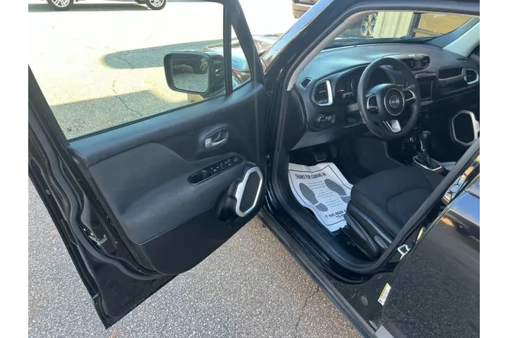 $9999 : 2018 Renegade Latitude image 10