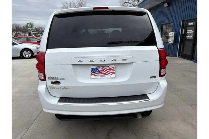 $16990 : 2017 Grand Caravan SE image 8