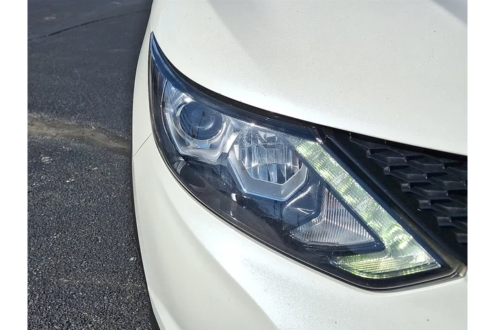 $12800 : 2017 Rogue Sport S AWD image 9