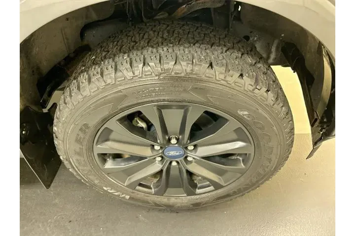 $28215 : Ford F-150 2019 4x4 XLT 4dr image 8