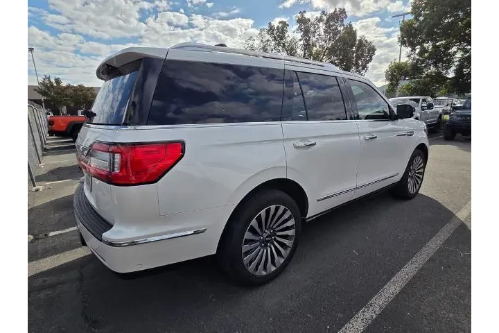 $36800 : Lincoln Navigator 2019 4x4 R image 3
