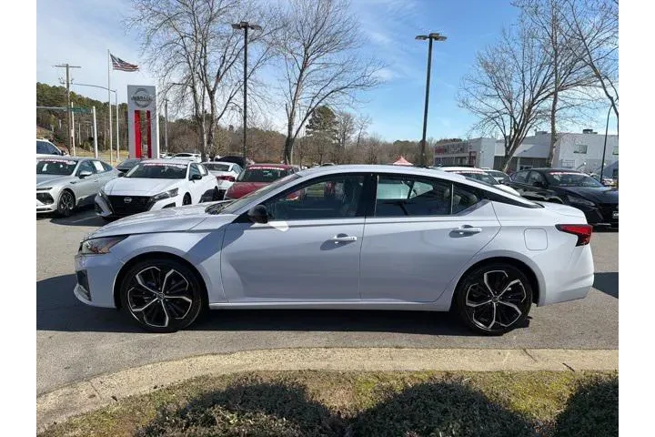 $21488 : Nissan Altima 2024 2.5 SR 4d image 4