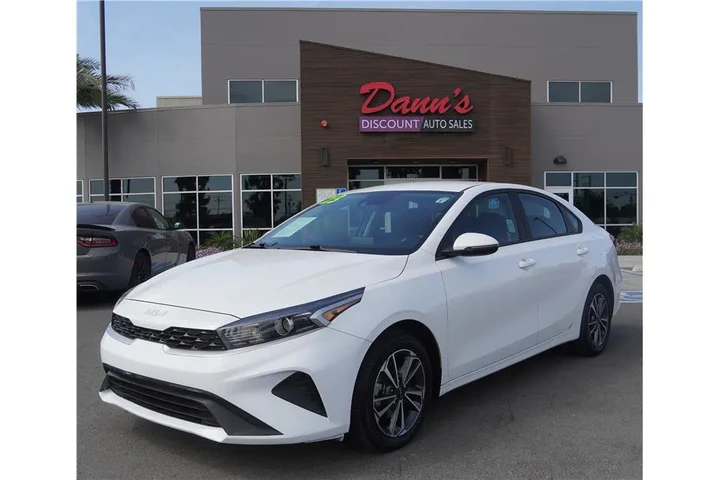 $17484 : 2023 Forte LXS image 1