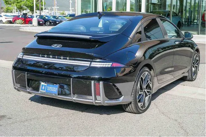$25000 : Hyundai IONIQ 6 2023 SEL 4dr image 4