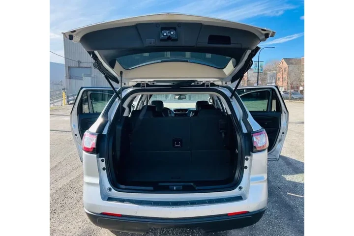 $12500 : 2017 Traverse LT image 10