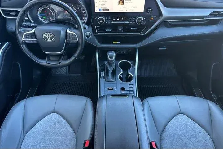 $34900 : Toyota Highlander Hybrid 202 image 6