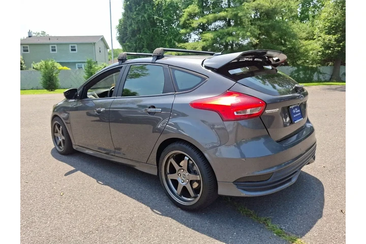 $13222 : Ford Focus 2017 ST 4dr Hatch image 5