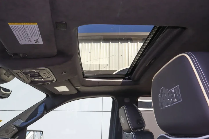 $64988 : 2023 Sierra 1500 4WD Crew Cab image 8