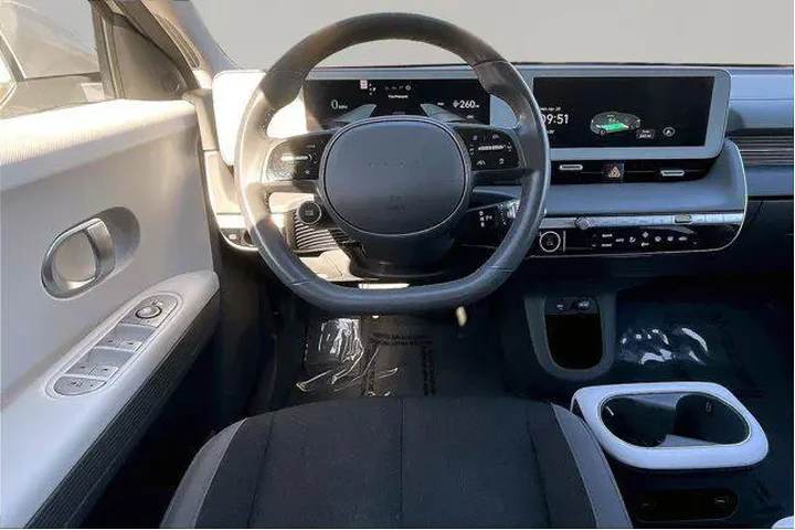 $16994 : Hyundai IONIQ 5 2022 SE 4dr image 8