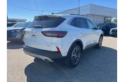 $26999 : Ford Escape Plug-In Hybrid 2 thumbnail