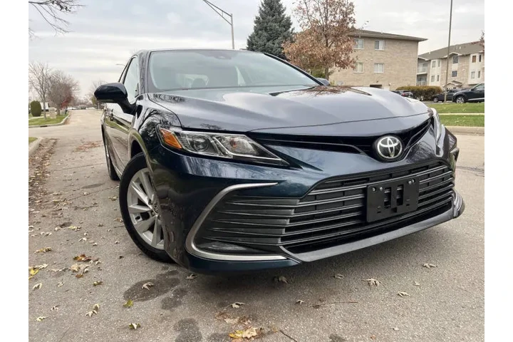 $15997 : 2021 Camry LE image 1