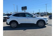 $30995 : Ford Escape Plug-In Hybrid 2 thumbnail
