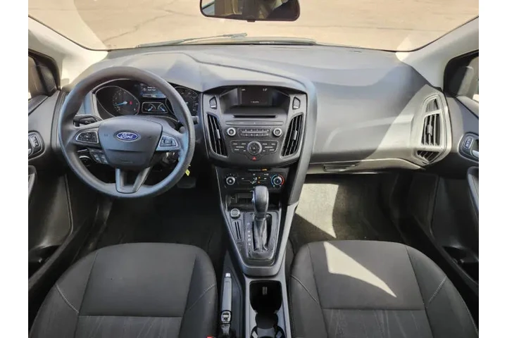 $9952 : 2017 Focus SE image 4