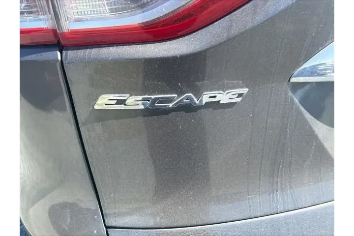 $11999 : Ford Escape 2015 Titanium 4d image 10