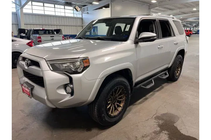 $31987 : Toyota 4Runner 2018 4x4 SR5 image 7