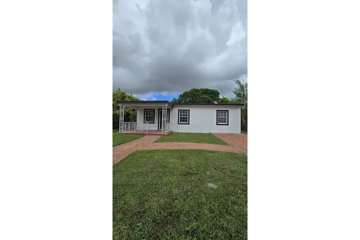 $1700 : North Miami 4 Bed & 2 Bath image 1