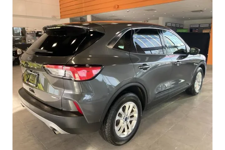 $13900 : Ford Escape 2020 AWD SE 4dr image 5