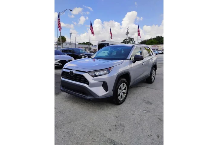 $15000 : 2021 RAV4 LE image 3