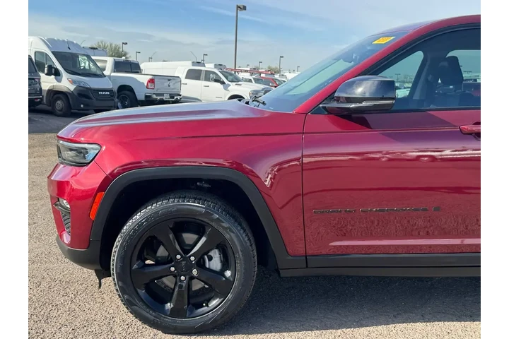 $29877 : Jeep Grand Cherokee 2023 4x4 image 10