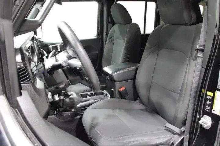 $29981 : Jeep Wrangler Unlimited 2021 image 5