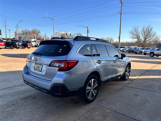 2019 Outback image 5