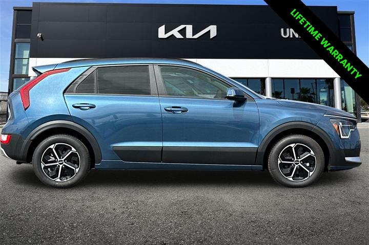 $31515 : New 2024 Niro EX image 4