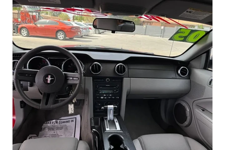 2005 Mustang V6 Deluxe Coupe image 9