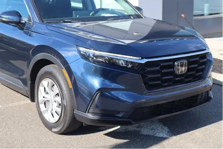 $25913 : Honda CR-V 2024 LX 4dr SUV image 4