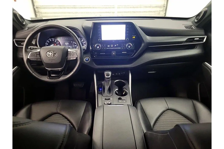 $37998 : Toyota Highlander 2021 AWD X image 9