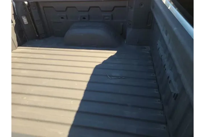 $39910 : GMC Sierra 1500 2025 4x2 SLT image 8