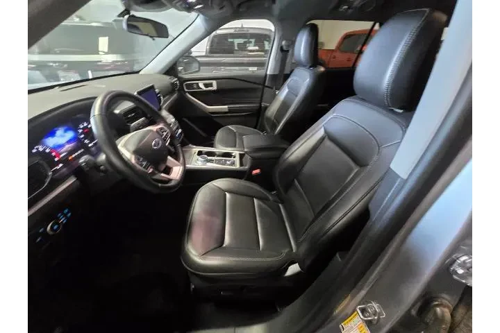 $32600 : Ford Explorer 2024 AWD XLT 4 image 8