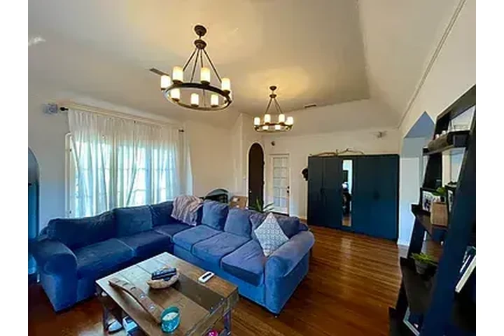 $2500 : Available 2Bed 2Bat in LA image 2