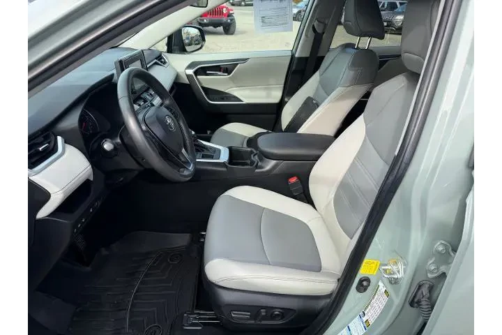 $32500 : Toyota RAV4 2022 AWD XLE Pre image 10