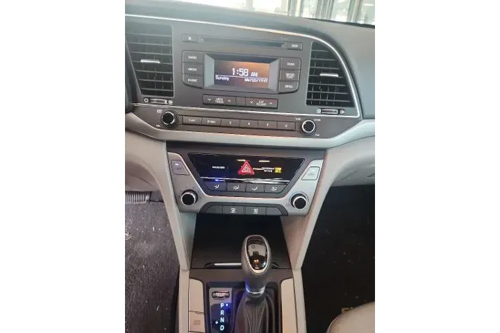 $11042 : Hyundai ELANTRA 2017 SE 4dr image 2