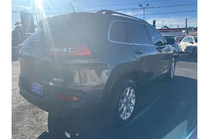 2014 Cherokee Latitude image 7